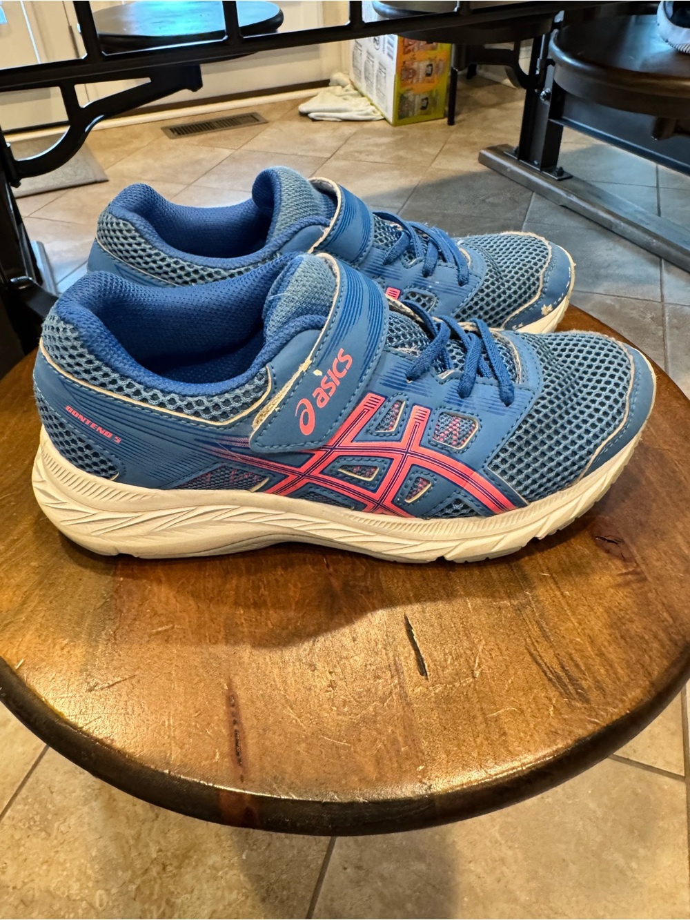 ASICS Contend 5 Kids Blue Sneakers with Pink Accents - Picture 5 of 7
